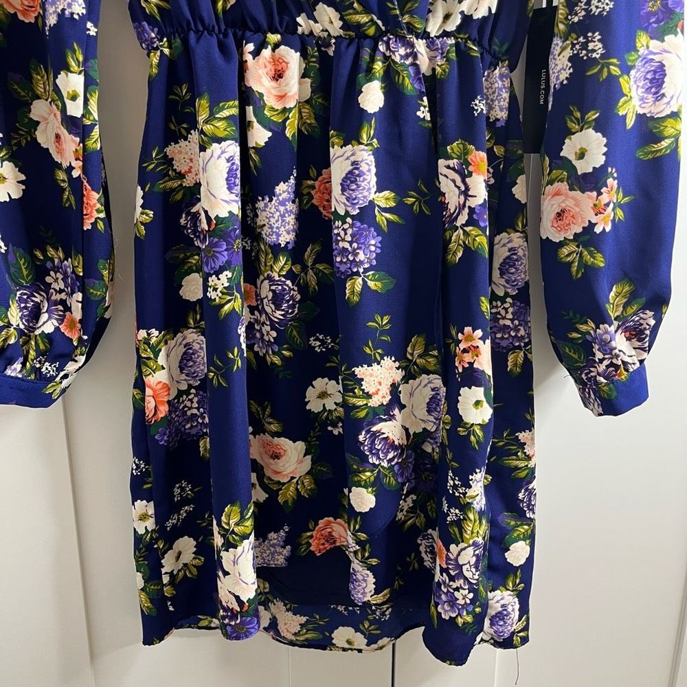 Lulu’s That’s A Wrap Navy Blue Floral Print Long Sleeve Wrap Dress NWT small - Picture 7 of 11